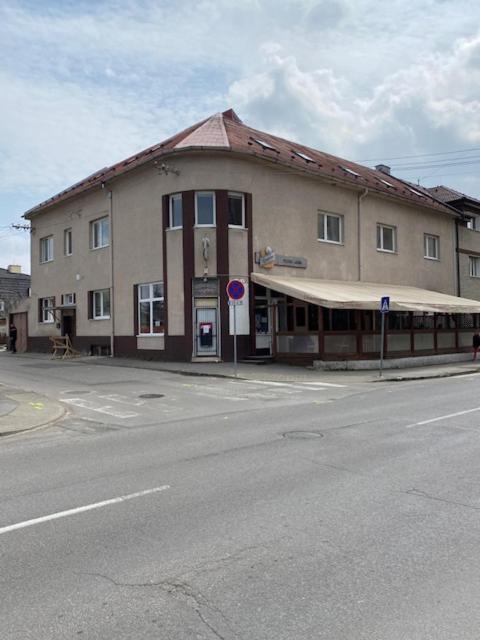 Laguna Ubytovanie Nemšová Exterior foto